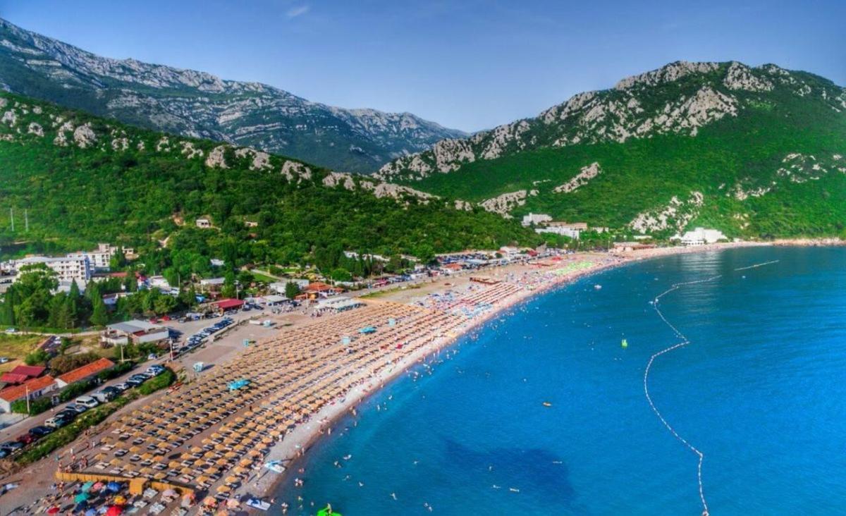 Hotel Dana Canj Bagian luar foto